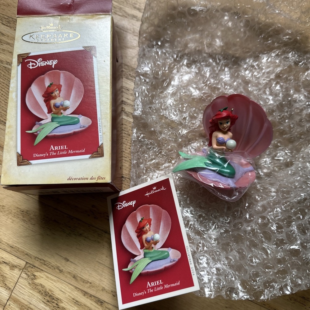 Hallmark Keepsake Ornament Disney The Little Mermaid "Ariel" Clamshell 2004 New